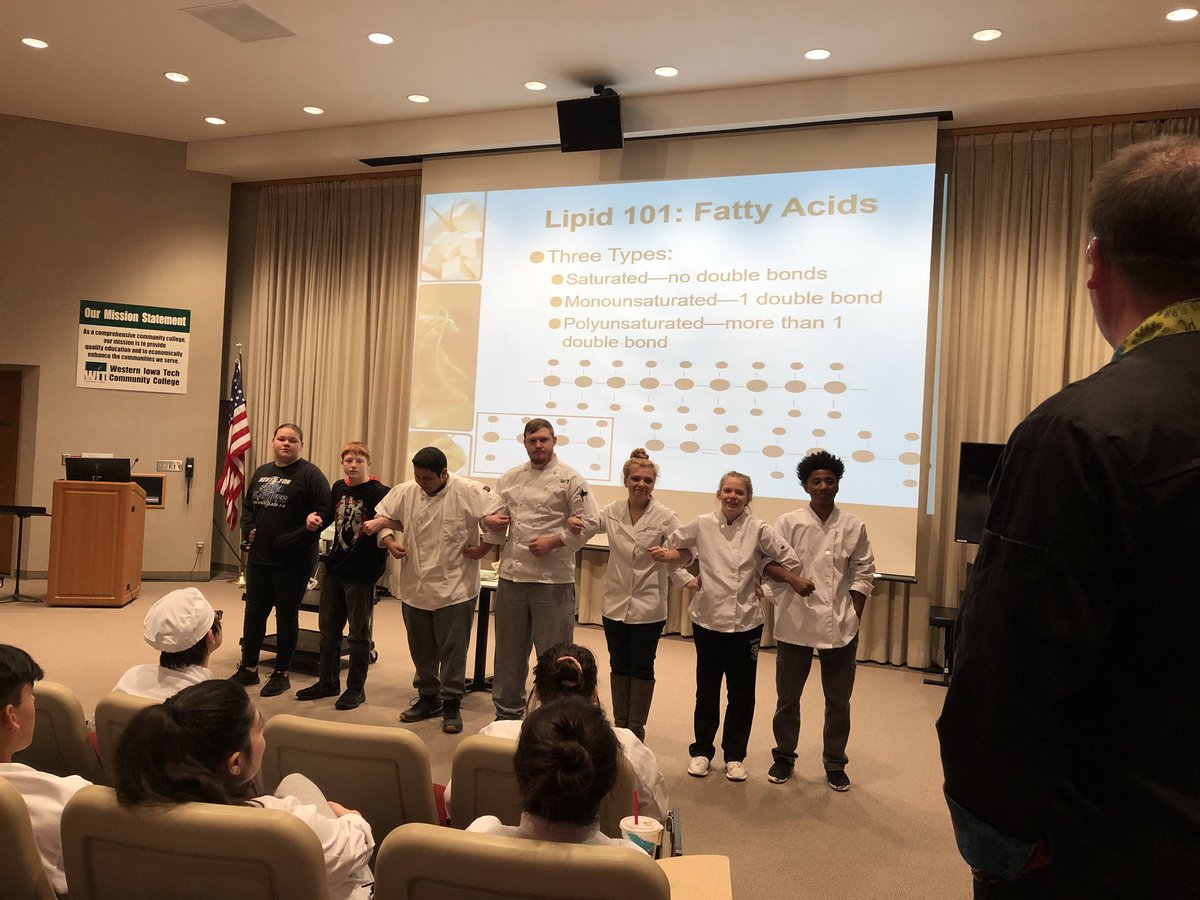 828Deb's tweet image. Learning the chemistry of oils.