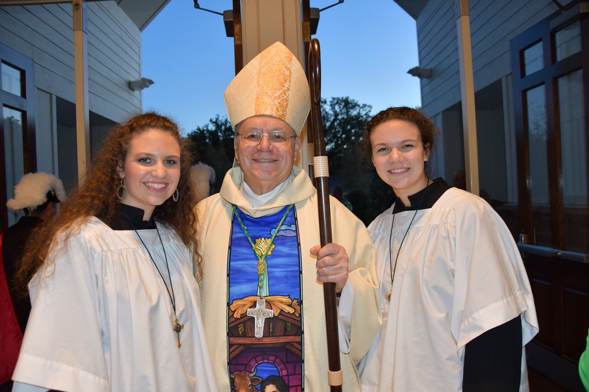 JDaquilla's tweet photo. My sweet girls serving mass for our Bishop at Holy Family Parish #catholicsforlife #livingtheirfaith @KihnemanBp @AC_daquilla https://t.co/bUqp7NNBBT