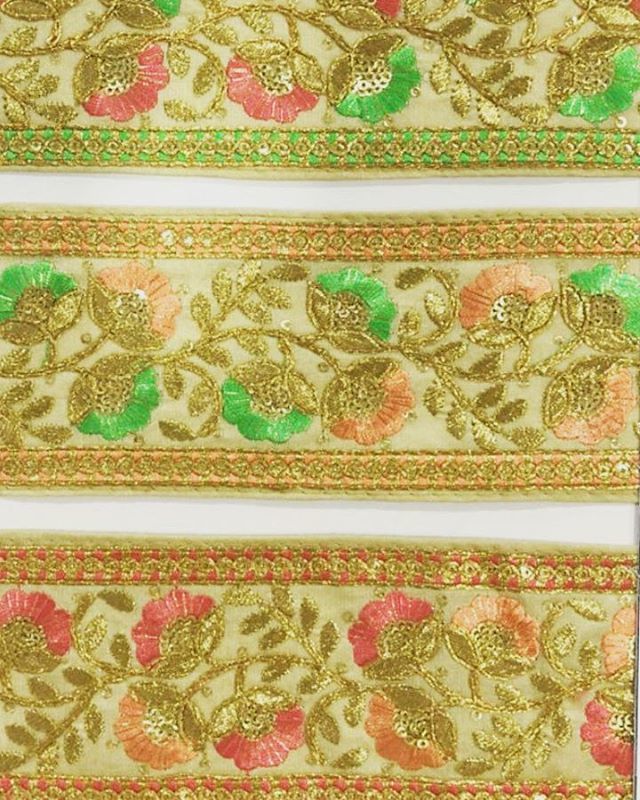 hello_darzi's tweet photo. New fashion trims!!!
*7.5" width.
*Sold in roll of 10 yard.
*DM for more details.
.
.
.
.
.

#trendcue #fashion #fashiondesigner #fashionshow #creativeminds  #trendsetter #shopping #shoponline #trendy #fashionblogger #fashionweek #fabric #textile #bollyw… https://t.co/JnfNBkoxmu https://t.co/h7J9sDkHn9