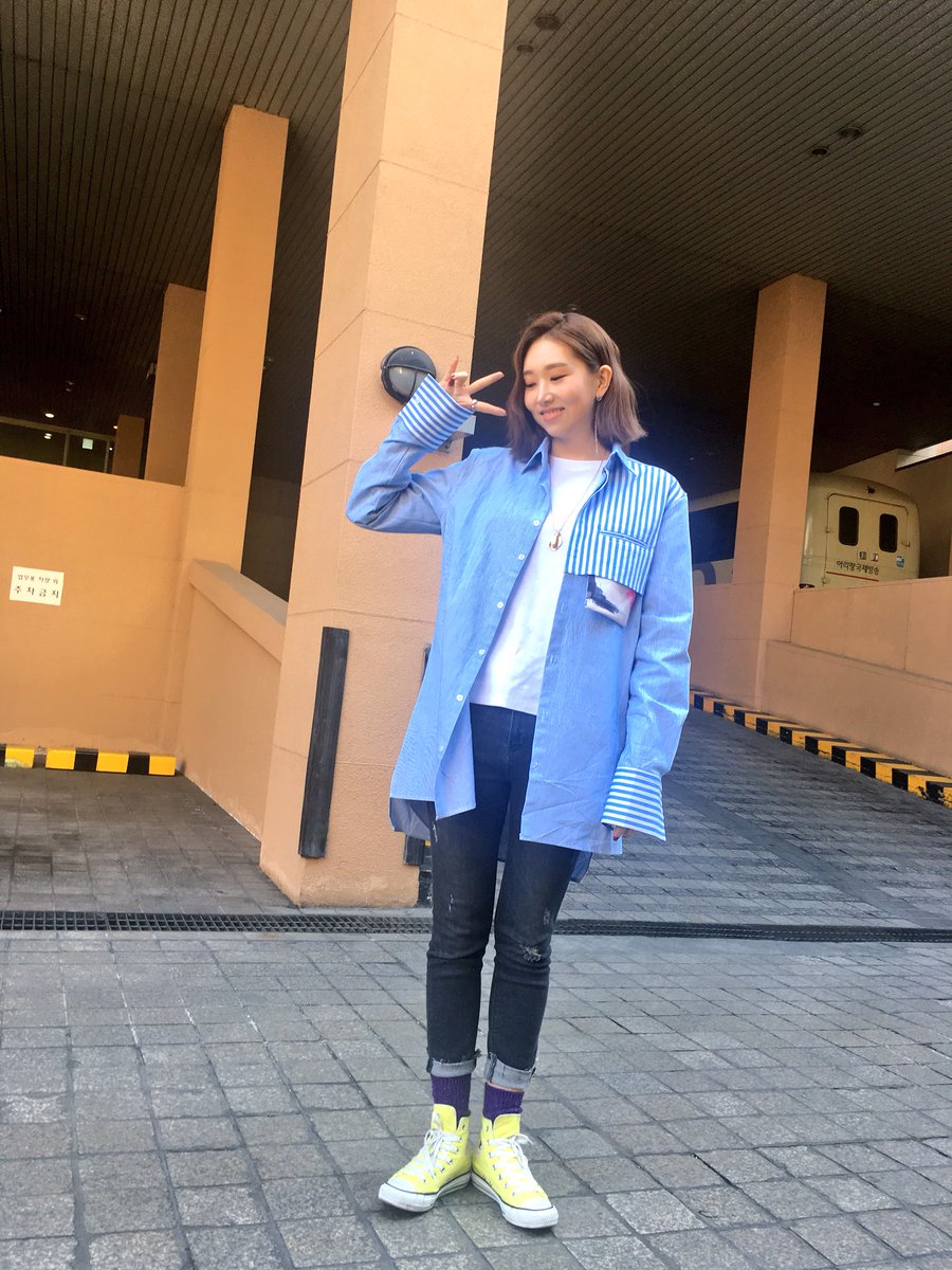 Babybearamy's tweet photo. 이쁜거 너 다해~!😘 #케이시 @Official_Kassy  at #arirangtv #kpopin #radio  style with #andersonbell #thegreatest #converse https://t.co/C7PJ05kOLL