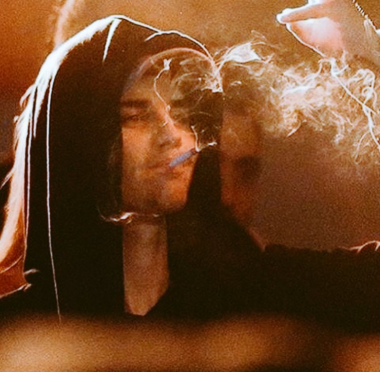 you say you love me but girl you don’t know how to love me.