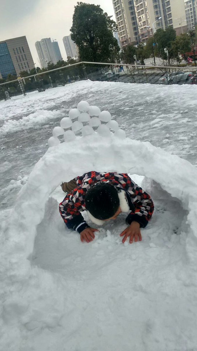 LEDheadlightss's tweet image. Hey guys,it seems you have a lot of fun at home,in such cold winter,Grandma said:''If I am happy she is happy''!!