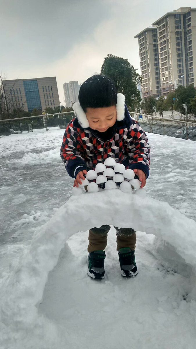 LEDheadlightss's tweet image. Hey guys,it seems you have a lot of fun at home,in such cold winter,Grandma said:''If I am happy she is happy''!!