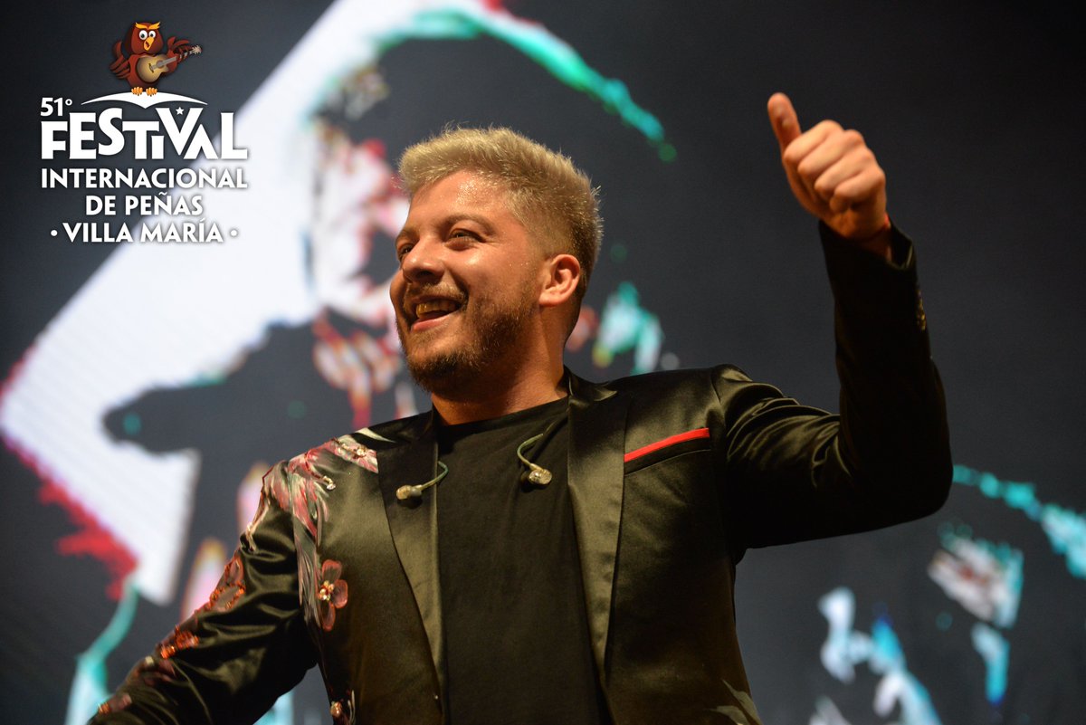 AnfiVillaMaria's tweet photo. Localidades agotadas en la cuarta noche festivalera y un @AnfiVillaMaria que no deja de cantar y bailar 💃🎤

#Ahora Damián Córdoba 👉 https://t.co/dP3HaECD8d    #VillaMaria2018 https://t.co/oBfZzIe9pl
