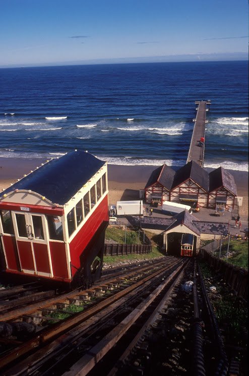 Situated directly behind the pier is our beloved #SaltburnCliffTramway. Which was constructed to provide an easy route up and down the 120 ft cliff for the delicate ladies of the victorian era!! 🚋💁‍♀️ 

#TuesdayThoughts   #WaterBalancedFunicular