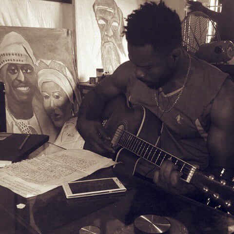 SingleboneK's tweet photo. @TreySongz How I wish @iam_Davido Will jump on DOZZY hot song 🎵titled #IDMM.. #I don make money.. I will be the happiest man on earth..OBO I trust his delivery.. Sb knows https://t.co/gqiwtEpuix