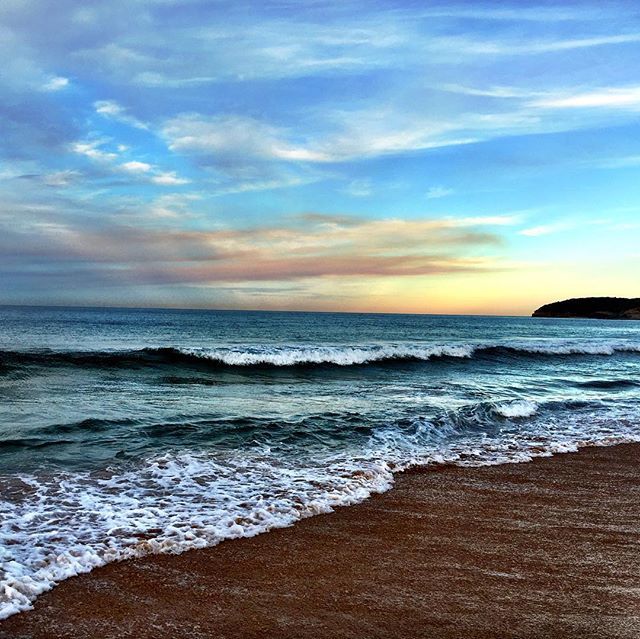 kusashoes's tweet photo. #beach #sunset. #waves #breaking #sky #clouds #centralcoast #flipflops #australia #aussie #nature #summer https://t.co/3jUhV1A9L4 #kusashoes_, #flipflops, #summer, #fun, #gift, #beach,@kusashoes_#nature #sky #sun #summer #beach #beautiful #pretty #blue #flowers #tree #beauty #l… https://t.co/BlHnZIKf0k