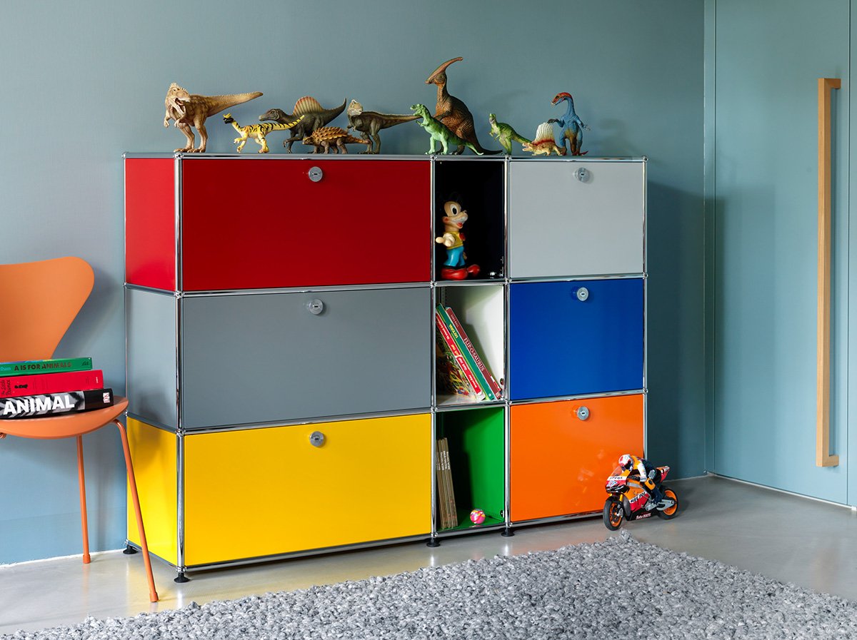 USMfurniture's tweet photo. With a pop of bold color our #USMhaller becomes both functional and family-friendly. #clutterfreezone https://t.co/Sr8YGiurJI https://t.co/7QJ41rwetN