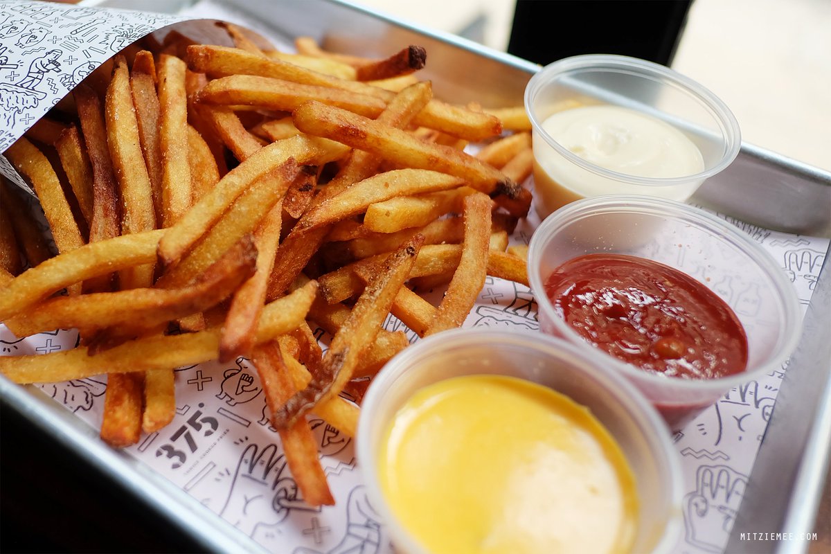 MitzieMee's tweet photo. 375ΒΊ Thrice Cooked Fries, as in fries, cooked thrice. You get a right-swipe from me!
#375fries #nycfood
https://t.co/3toNHhw5Tf https://t.co/5iugh7SGnE