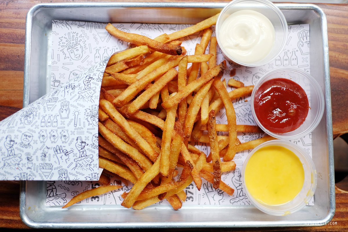 MitzieMee's tweet photo. 375ΒΊ Thrice Cooked Fries, as in fries, cooked thrice. You get a right-swipe from me!
#375fries #nycfood
https://t.co/3toNHhw5Tf https://t.co/5iugh7SGnE