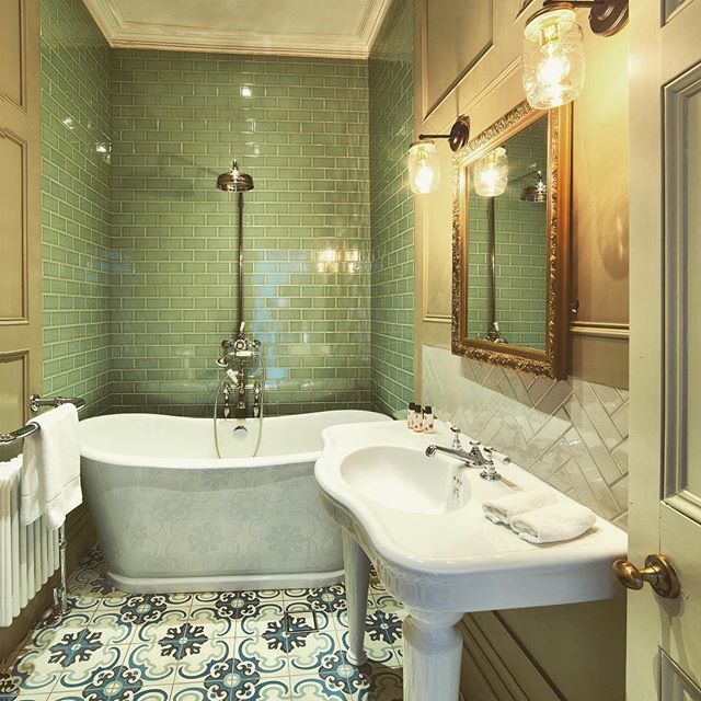Bathroom details <a href="/BackwellHouse/">Backwell House</a> 🛀🛁💦
#bathroomdesign #bathroomgoals #boutiquehotel #tiles