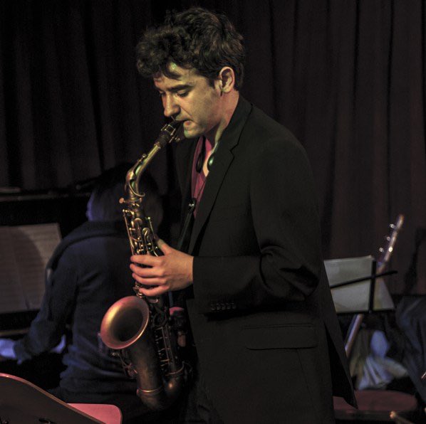 SueDoreyMusic's tweet photo. Ian Shaw - 'he oozes music from every pore'
Tom Smith - 'passionate, punchy and joyful…the band was vibed up by this young nutter at the front!’
#Queertet ft Ian Shaw #96fest @Omnibus_Theatre 
SUN Feb 11 7.30pm #jazz #clapham @KindOfJazz https://t.co/gbhKkWD9TZ