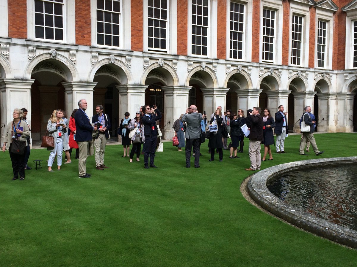 beccal100's tweet photo. Closing date for applications to @AttinghamTrust Royal Collection Studies is 12 February.  Curators, scholars and specialists from around the world come together to study the British Royal Collection and the spaces for its display. https://t.co/7bI2QwrmDx https://t.co/h7J6YTMFLE