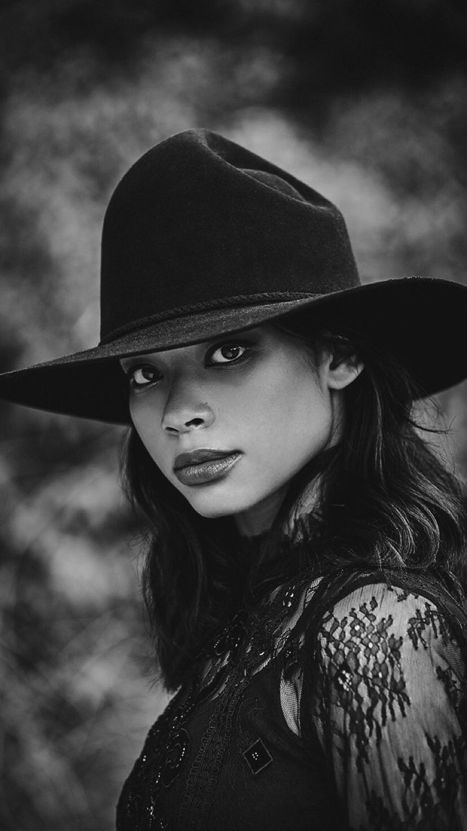 AllenZaki's tweet photo. 5th and Final Step, retouched images for release. Making the images look polished and not overly retouched. #photoshop #allenzakiphoto #finalimage #makingofashoot .@armstrong_style https://t.co/vNklCkNUSp