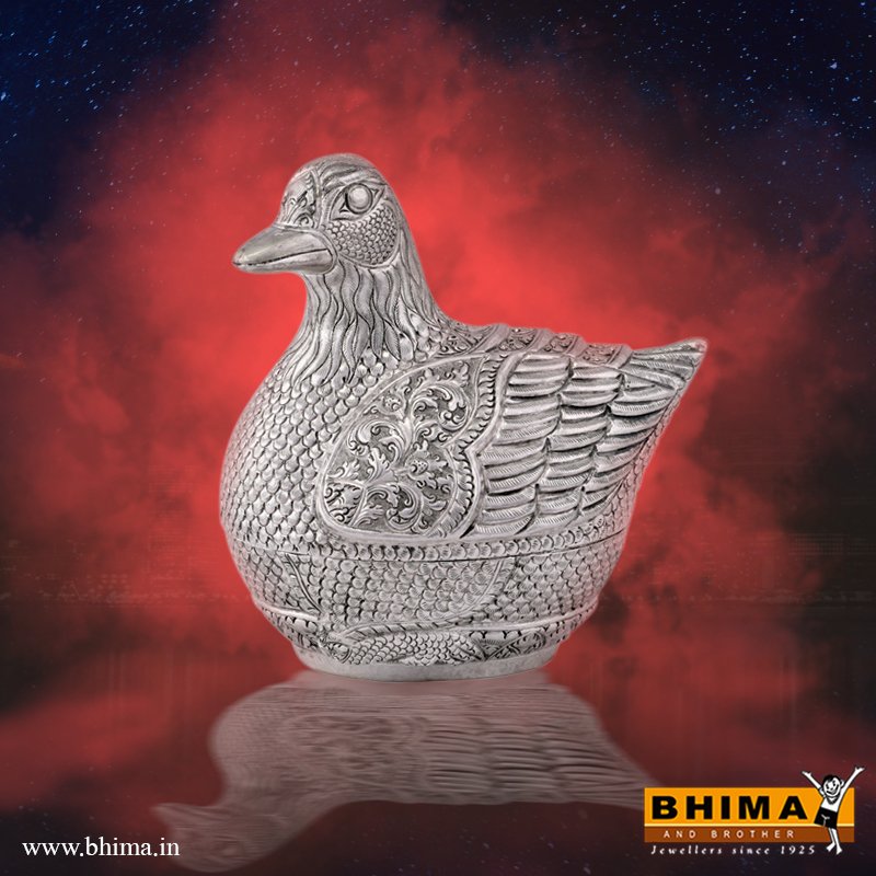 Bhima_Brother's tweet photo. "Antique silver articles collection antique silver jewelry collection" only @Bhima_Brother 
Visit:- https://t.co/beuLBIwo9j
Call@ 8547860938
Watsapp@ 8547860938.
#silver #antique #precious #weddinggifts #silverarticles #art #silverset #peace #poojaset #giftpacks #jewels https://t.co/zv3wHuGDjn