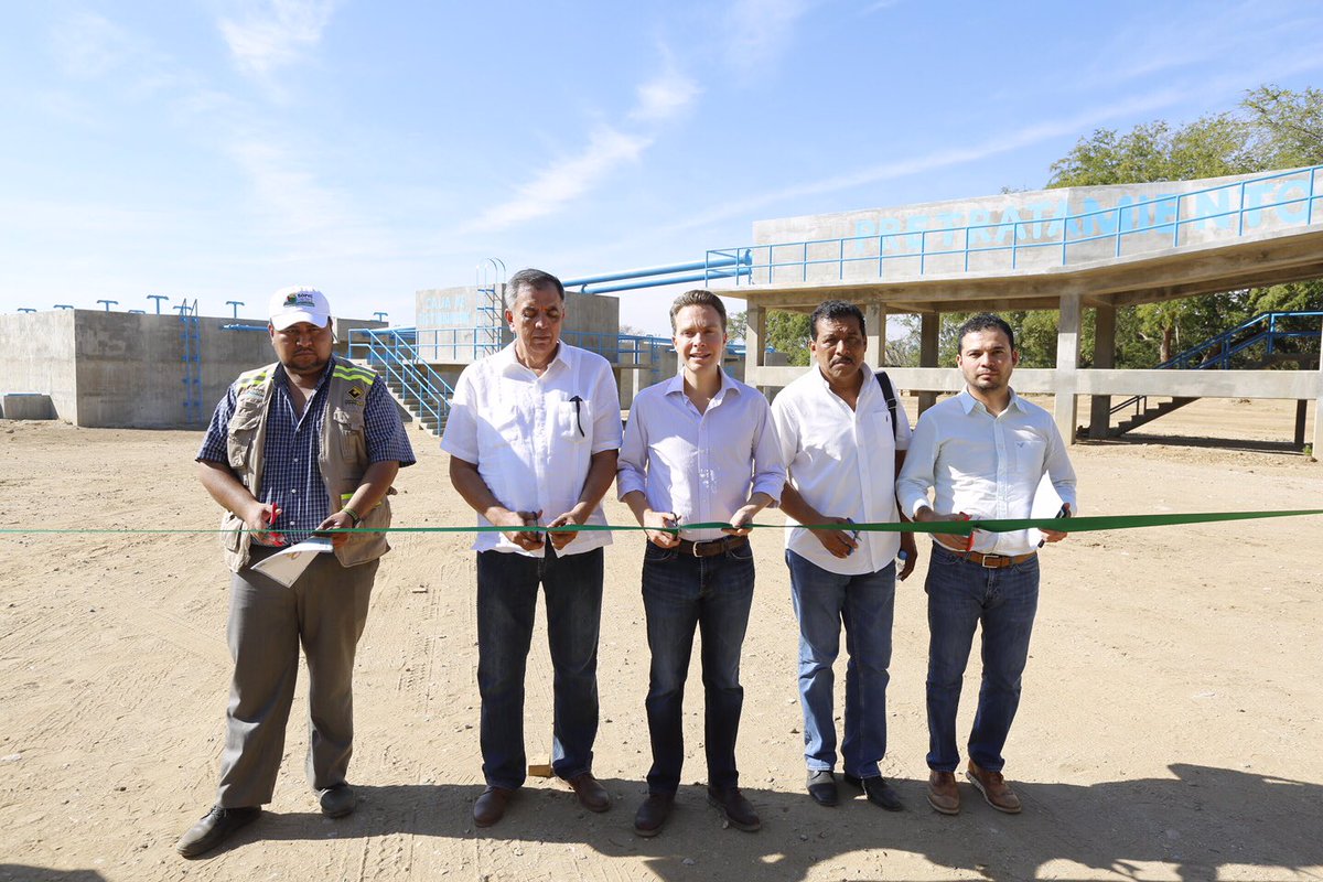 VelascoM_'s tweet photo. Inauguramos la 1ª etapa de la nueva Planta de Tratamiento de Aguas Residuales en #Tonalá que beneficiará a más de 35,000 personas. https://t.co/i3E1AXnyEC