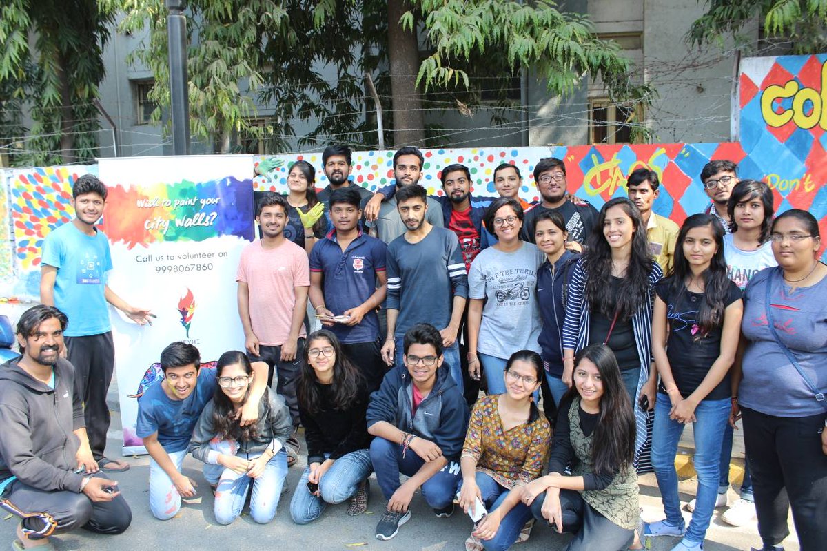 IIMA_Chaos's tweet photo. We would like to thank our NGO partner - Heyhi Foundation for their Rang De Basanti initiative and Balloon craftingworkshop during Chaos '18 #chaos2018 https://t.co/cIaA4cD6AU