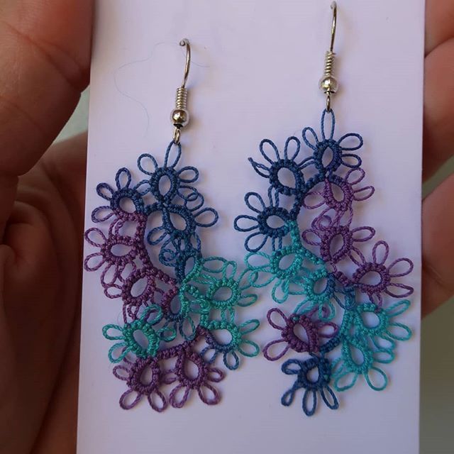 yavamoni's tweet photo. Aren't tatted earrings stylish?
~
¿No que los aros de frivolité tienen mucho estilo?
#yarnlovechallenge day 5: #style #frivolité #tattinglace #craftree https://t.co/pgW55glCpd https://t.co/gCPf6v7CgD