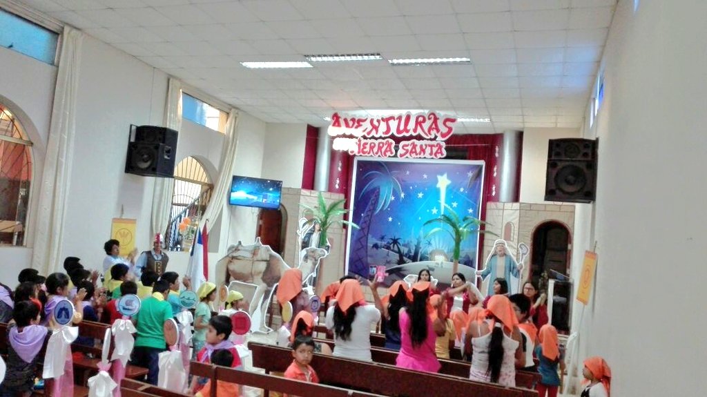 valentinosm's tweet photo. Apertura oficial de la #ECV2018 #AventurasEnTierraSanta en el DM #ChimboteF #SanFrancisco Agradecimiento especial al equipo de líderes y maestras de la iglesia que están dedicando sus talentos y su tiempo para la atención de los más pequeños. https://t.co/GF18vkXFVJ