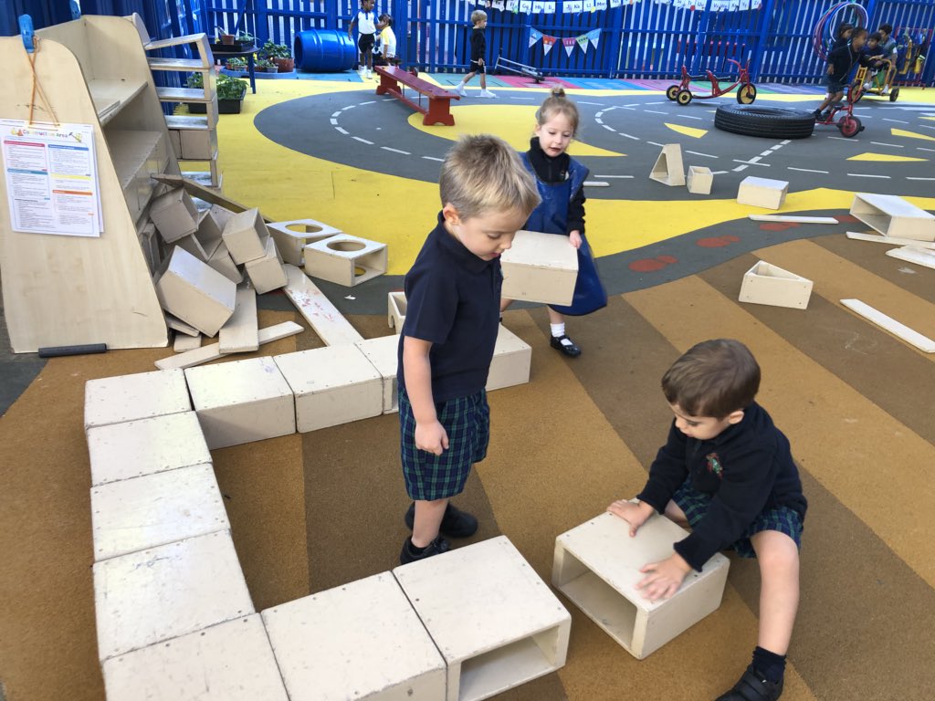 JPS_FS1's tweet photo. Building a house for my friends #JPSwonder #JPScommunity https://t.co/612mLASSbY