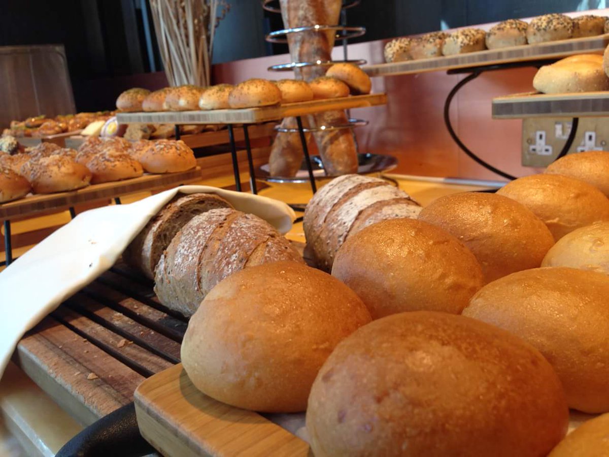 TheTorchDoha's tweet photo. Freshly made every day, crunchy and in so many versions, bread is the perfect boost for the day’s beginning!
Our bakers have evolved their skills into a true art!
#breakfast #bread #homemade #delicious #breadwitheverything #goodmorning https://t.co/tXPewrfzrW