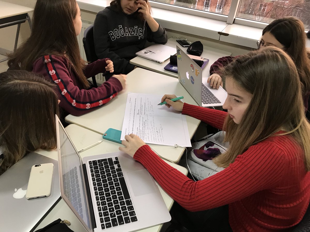 nativemarkest's tweet photo. Yeni doneme #designthinking ile basladik. Ogrenciler siniflarindaki fiziksel problemleri gozden gecirip, hayallerindeki calisma ortamini yeniden dizayn ediyorlar. #9thgrades @hisar_school https://t.co/JHxJnHxnPI