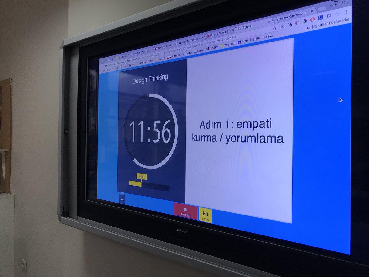 nativemarkest's tweet photo. Yeni doneme #designthinking ile basladik. Ogrenciler siniflarindaki fiziksel problemleri gozden gecirip, hayallerindeki calisma ortamini yeniden dizayn ediyorlar. #9thgrades @hisar_school https://t.co/JHxJnHxnPI