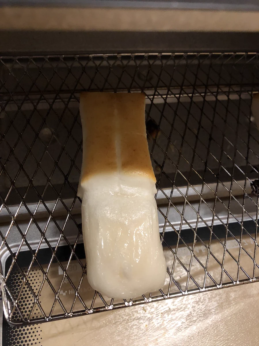 どうしてそうなった…ｗモチを焼いたら全部横から出てきた件ｗｗｗ