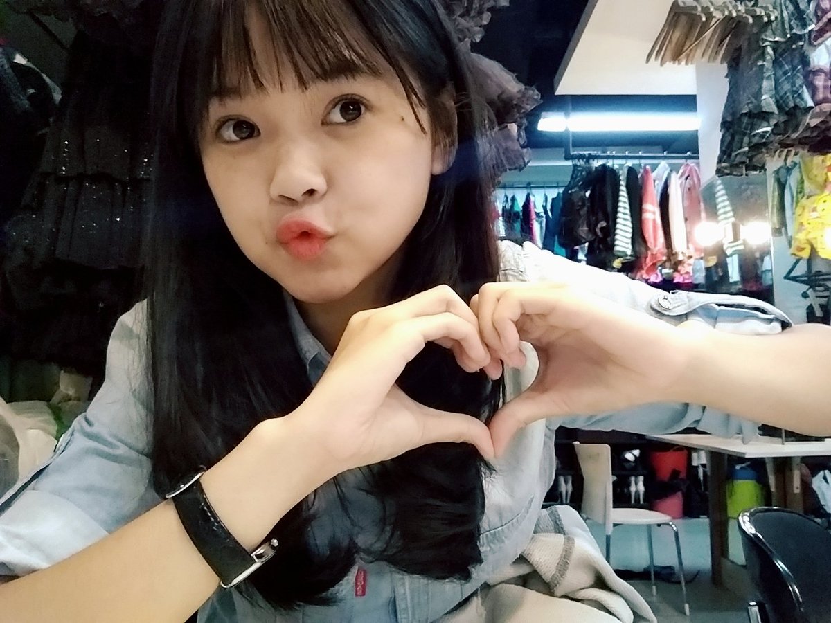 ehjuliee's tweet photo. Aku ramal kita akan bertemu 1 bulan lagi hehe https://t.co/vmzycM0bdn