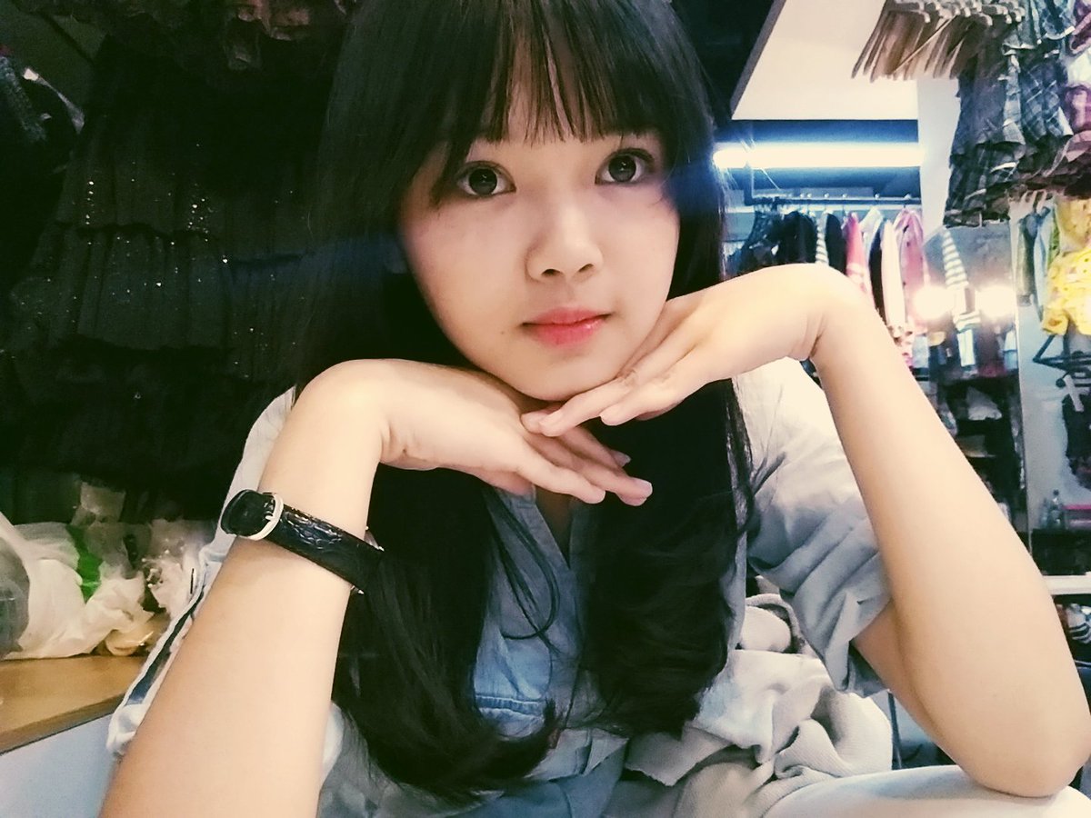 ehjuliee's tweet photo. Aku ramal kita akan bertemu 1 bulan lagi hehe https://t.co/vmzycM0bdn