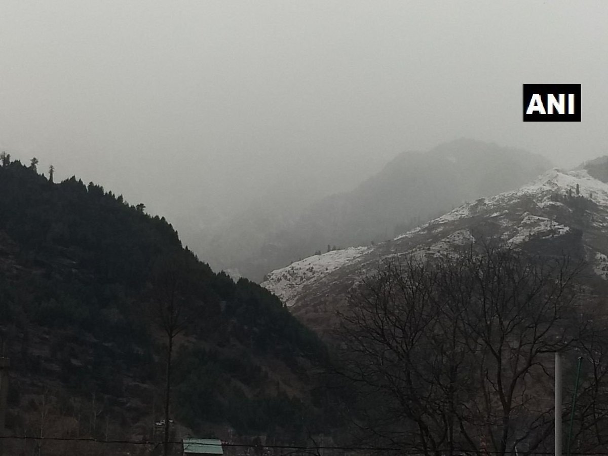 ANI's tweet photo. Himachal Pradesh: Rohtang Pass received fresh snowfall. https://t.co/EAE4w4WNJD