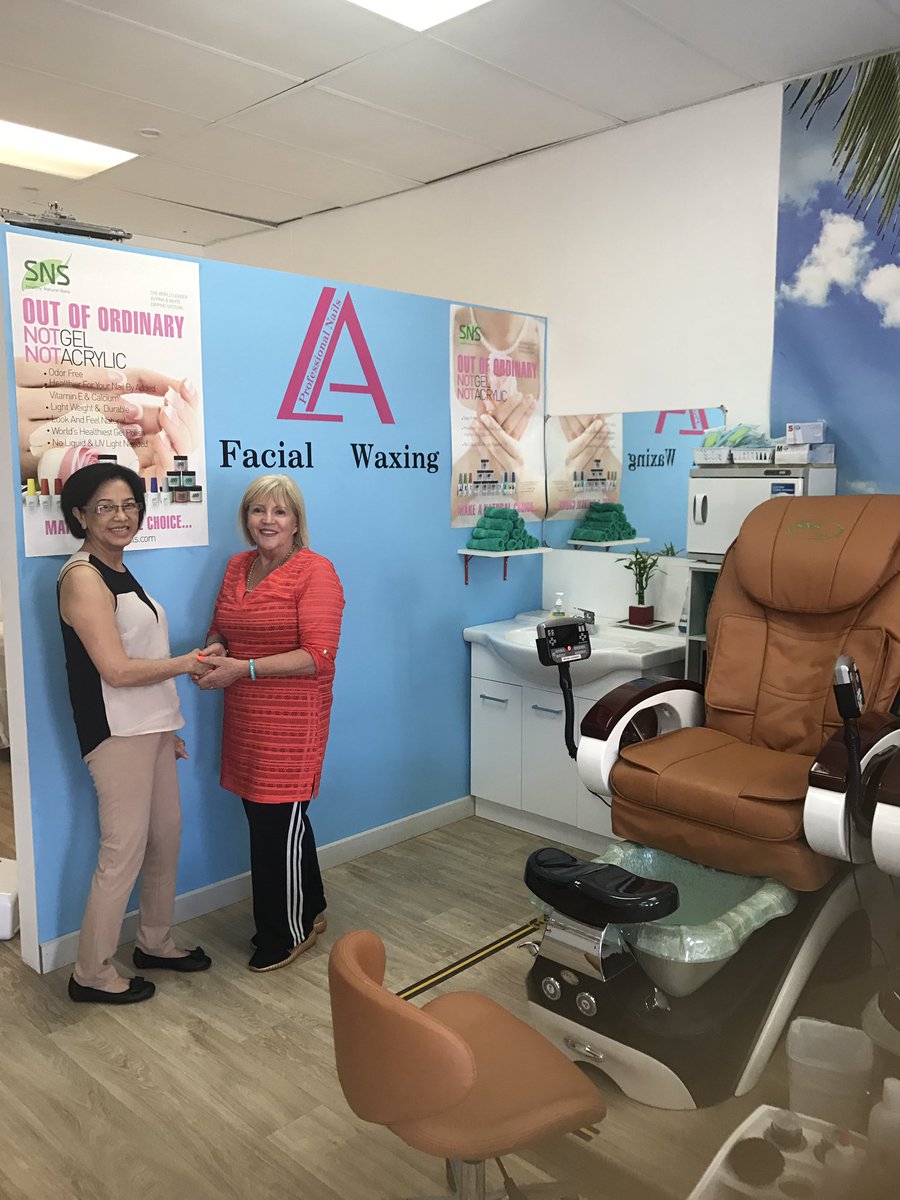 CarolForEnfield's tweet photo. @carol4enfield chatting with Enfield business women fully understanding of their needs as a SA business owner in Enfield myself https://t.co/nMtNCbgorX