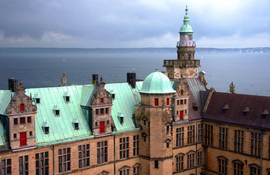 The copper roofing on Kronborg Castle in Denmark was installed in 1585, it survived until 2009. That is 424 years, but a few parts are still intact. Not a bad run for roofing. This castle owe much of its worldwide fame to the play Hamlet.