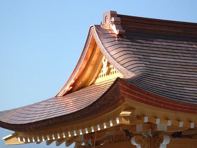 Back to architecture, copper roofing is one of the oldest, best known, well researched, materials we have, it has been used all over the world for thousands of years. Just like in Europe, the Japanese used copper to imitate earlier traditional materials.