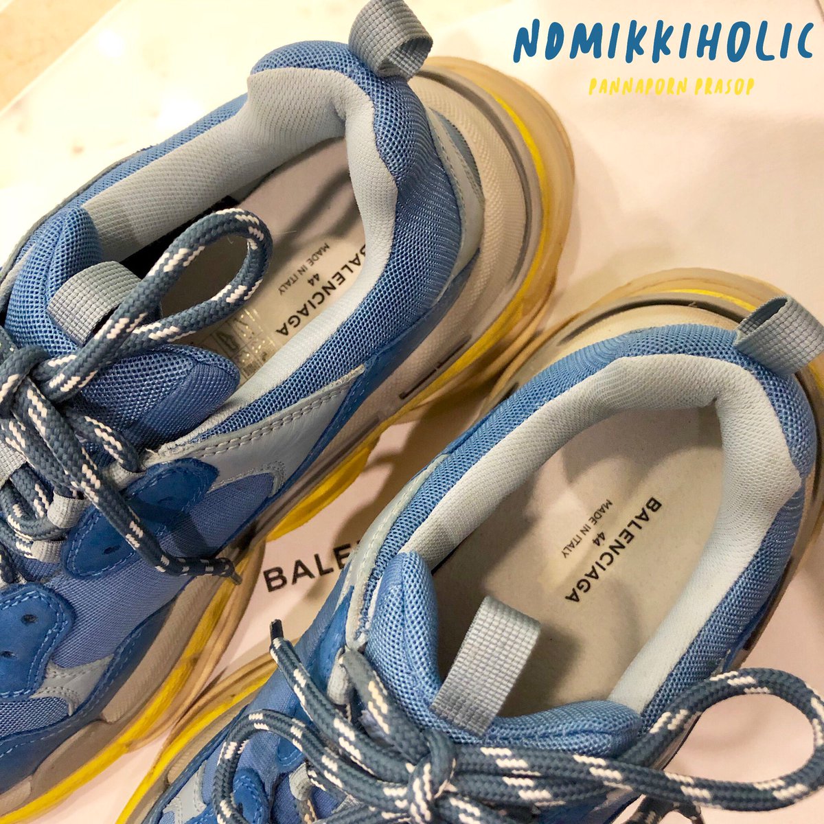 ndmikkiholic's tweet photo. ขายเด้อ balenciaga triple s สีฟ้าเหลือง ไซส์ 44 ( fit to 44/45) ราคา 5x,xxx บาท line : ndmikkiholic #ของมันต้องมี ของจริงสวยกว่าในรูป 20 เท่า หายากเว่อร์ 

ปล. คู่นี้ made in italy นะจ้ะ https://t.co/4C4K20b4Vj