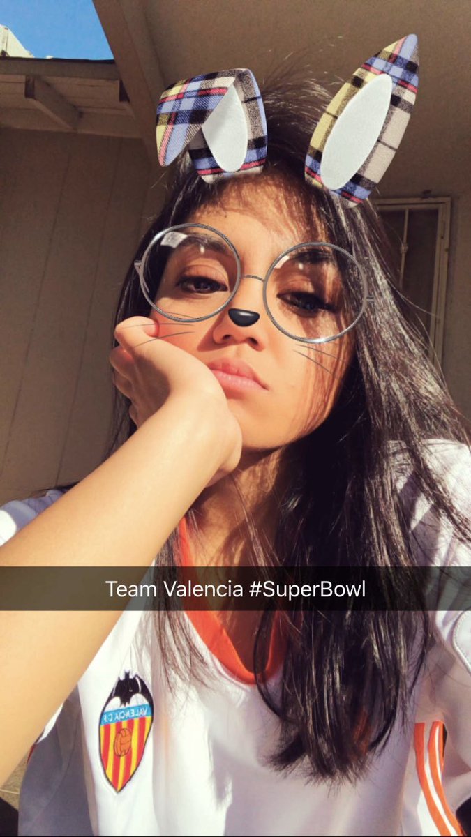 vcfUSA's tweet photo. When you are watching the Super Bowl but Valencia CF is life 🦇⚽️🏈🇺🇸 #vcfusa https://t.co/QO3dPNqAQ1