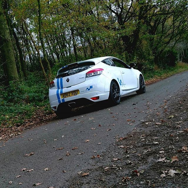 TurboRenault's tweet photo. @ianm1991 - #renaultsportmegane #renaultsport #Renault #renaultmeganers #renaultsportnorthwales #Megane #265 #265cup #rsmegane #Rs #meganers #Rs265 #glacierwhite #forest #scenery #TurboRenault https://t.co/QzKIU8Oh81 https://t.co/8qy6C346zT