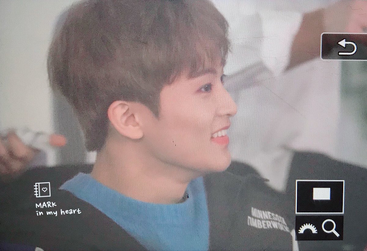 markinmyheart_'s tweet photo. 180206 vapp 
 #마크 #NCT #MARK https://t.co/DIVGGhdDKD