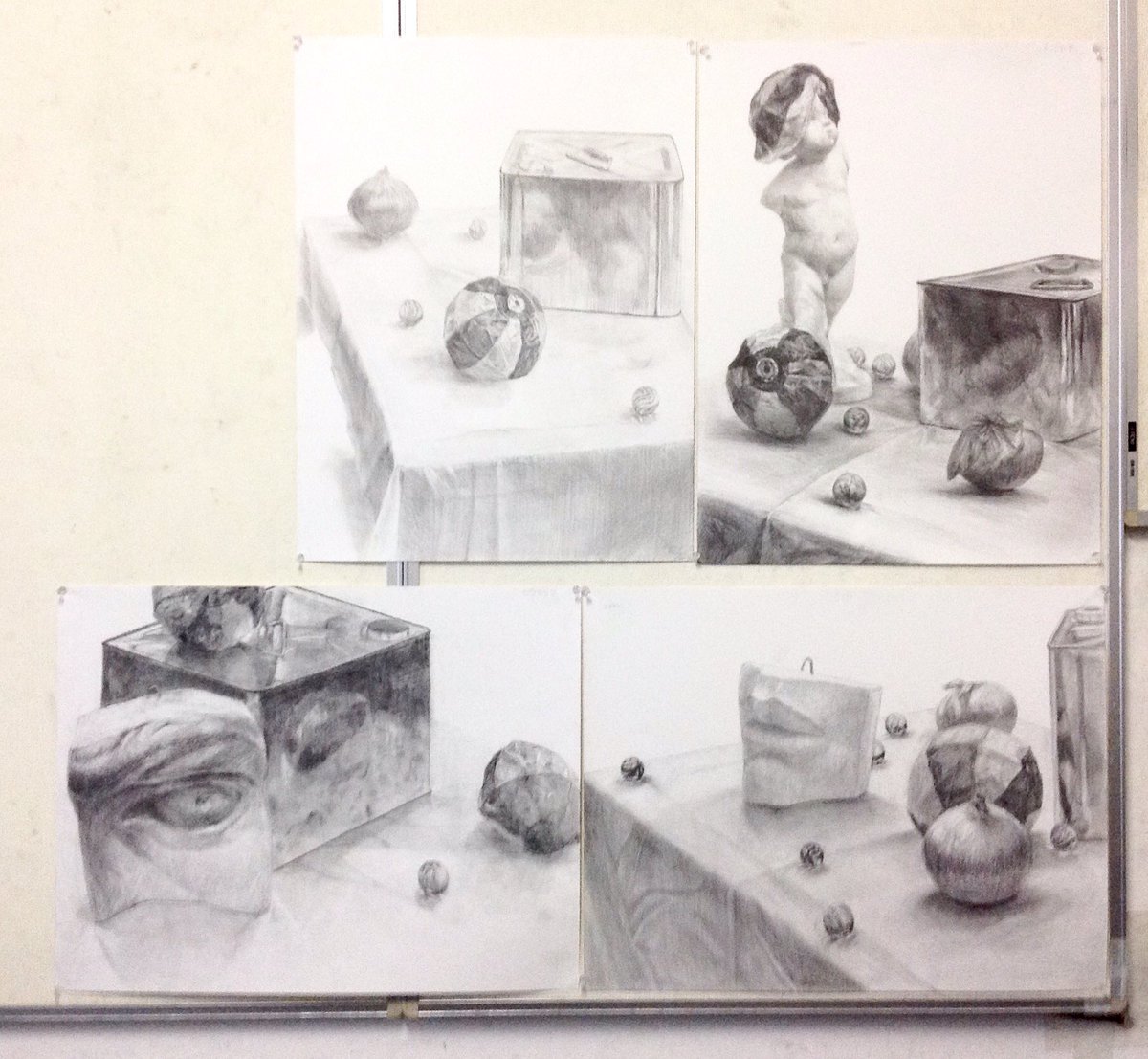 御茶の水美術学院 高校生1 2年水木金コースの松本です 2週連続で静物デッサンを描きました 説得力のある作品が出ました それぞれの眼差しが心地良いです みんなグッジョブです