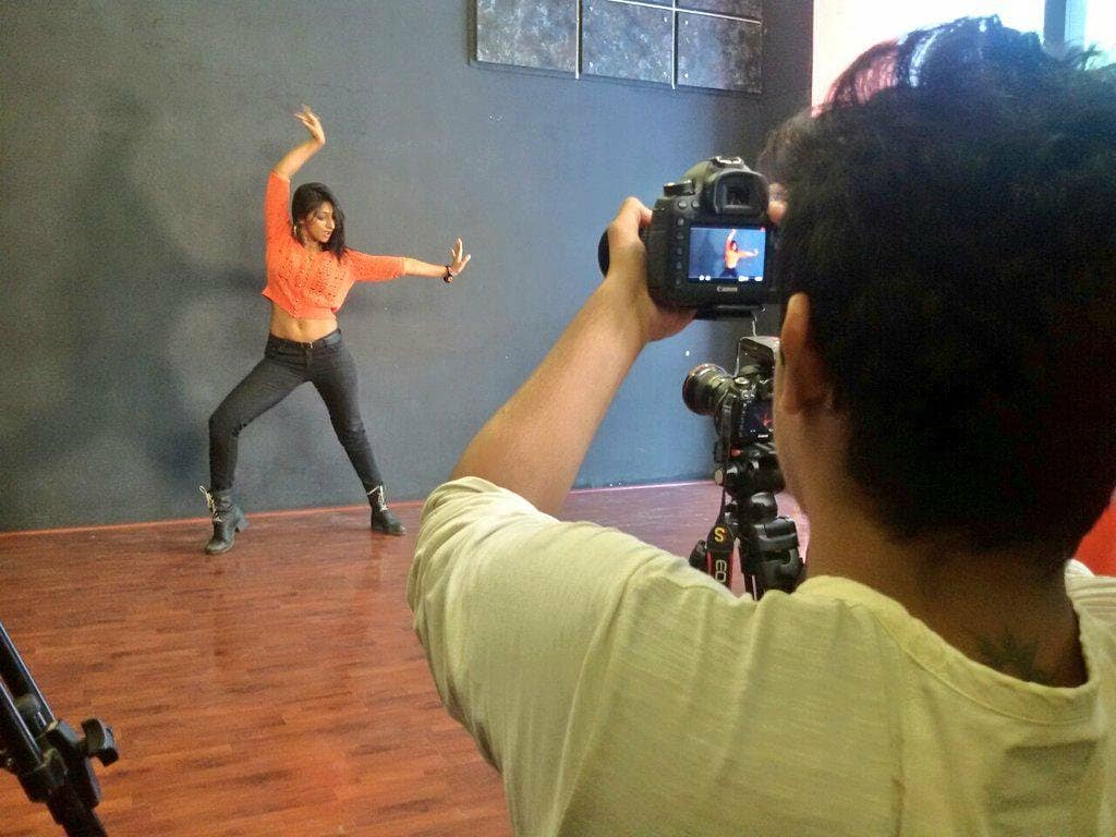 MohenaSinghWeb's tweet photo. #ThrowbackDiaries

@SinghMohena with @MissMalini @maliniagarwal
#MMWorld2 @TLCINOfficial #BloggerDancer

#MohenaAddicted #mohena #mohenasingh #mohenakumari #mohenakumarisingh #missmalini #Dancer #DancingDiva https://t.co/rVH8GggLoU