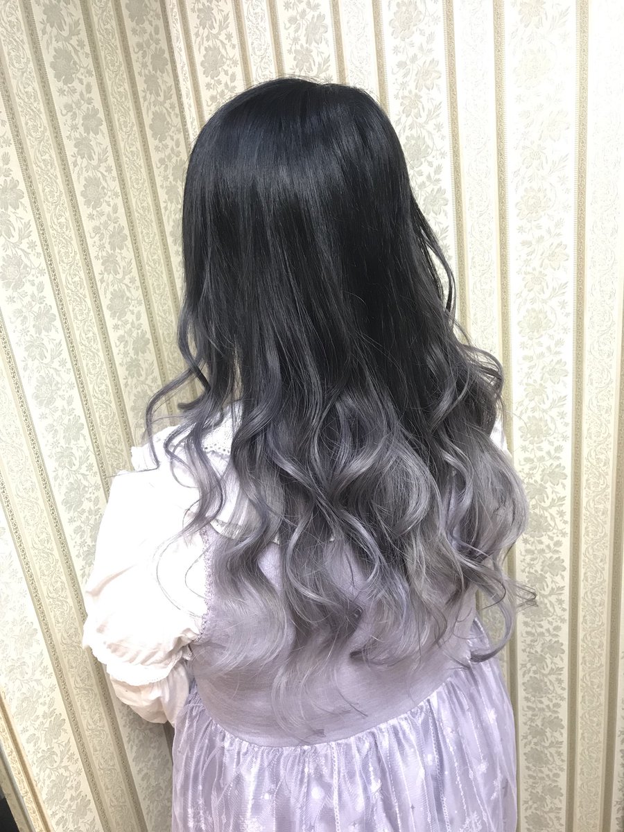 シャンテグラム در توییتر ヘアスタイル紹介 地毛風ブラック グレー ホワイトシルバーグラデーションカラー 根元 中間ブリーチなし 中間 毛先3回以上ブリーチ モノトーン系 寒色系 で色合いをまとめました シャンテグラム در توییتر ヘアスタイル紹介 地毛風ブラック グレー ホワイトシルバーグラデーションカラー 根元 中間ブリーチなし 中間 毛先3回以上ブリーチ モノトーン系 寒色系 で色合いをまとめました