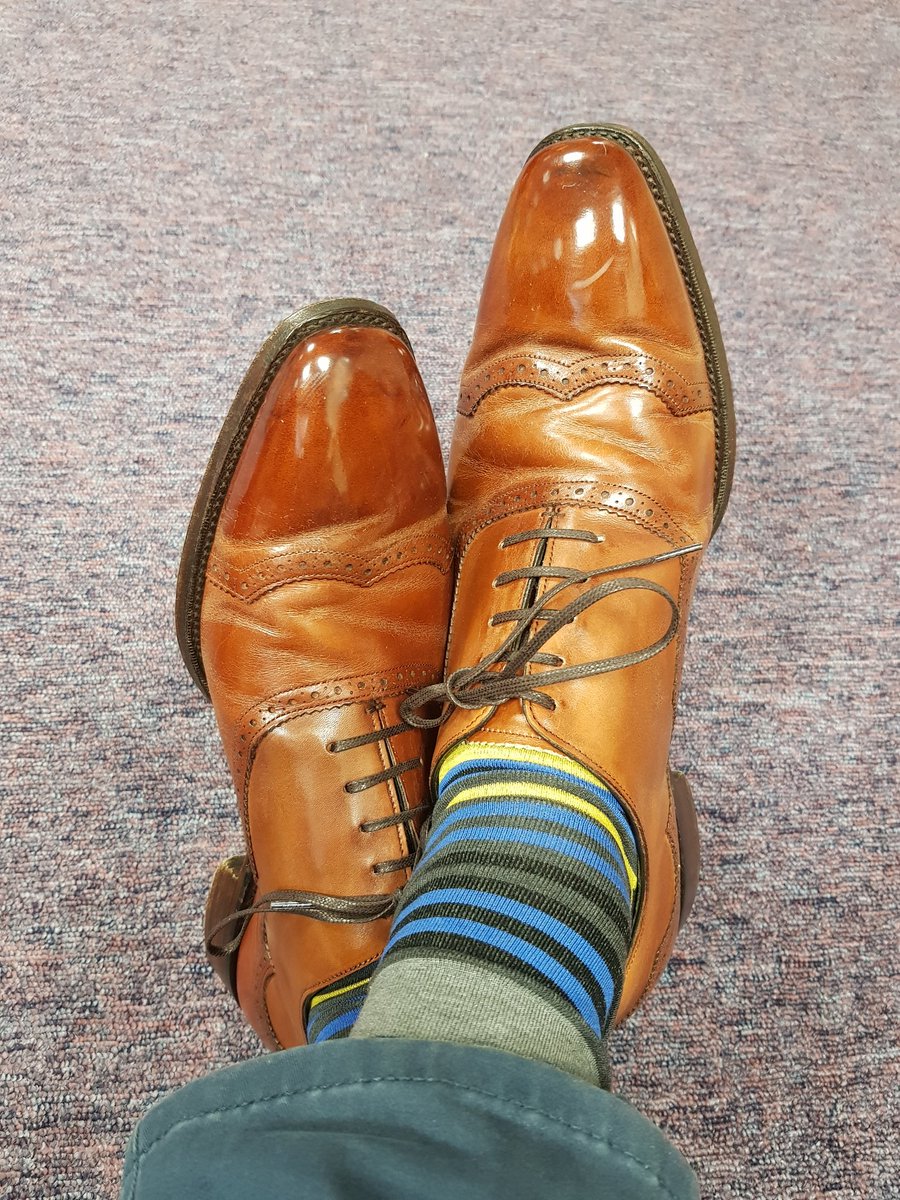 KevinMoyes's tweet image. This morning's wheels, @cheaneyshoes #Cardiffs from the @broguetrader_ &amp;amp; socks from @LondonSockCo 👌😉👞
