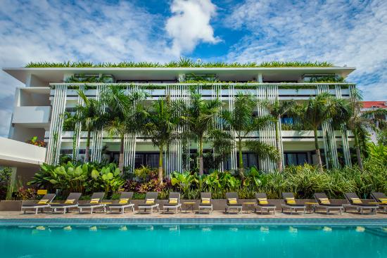 Carhood_'s tweet photo. Trip Advisor releases the top 25 hotels in the World. Which ones your favourite? https://t.co/FqgNhH1Gab https://t.co/KSrnOTO3kk