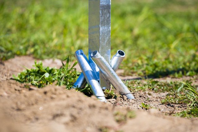 tree_system's tweet photo. @tree_system is based on a #revolutionary #anchoring #system based on 4 inserts driven into the ground! This system can save so much #time and #cost related to #installation of #pv #solar #modules 
#treesystem #mountingsystem #green #energy #photo #renewables https://t.co/aIm1F3uyKM