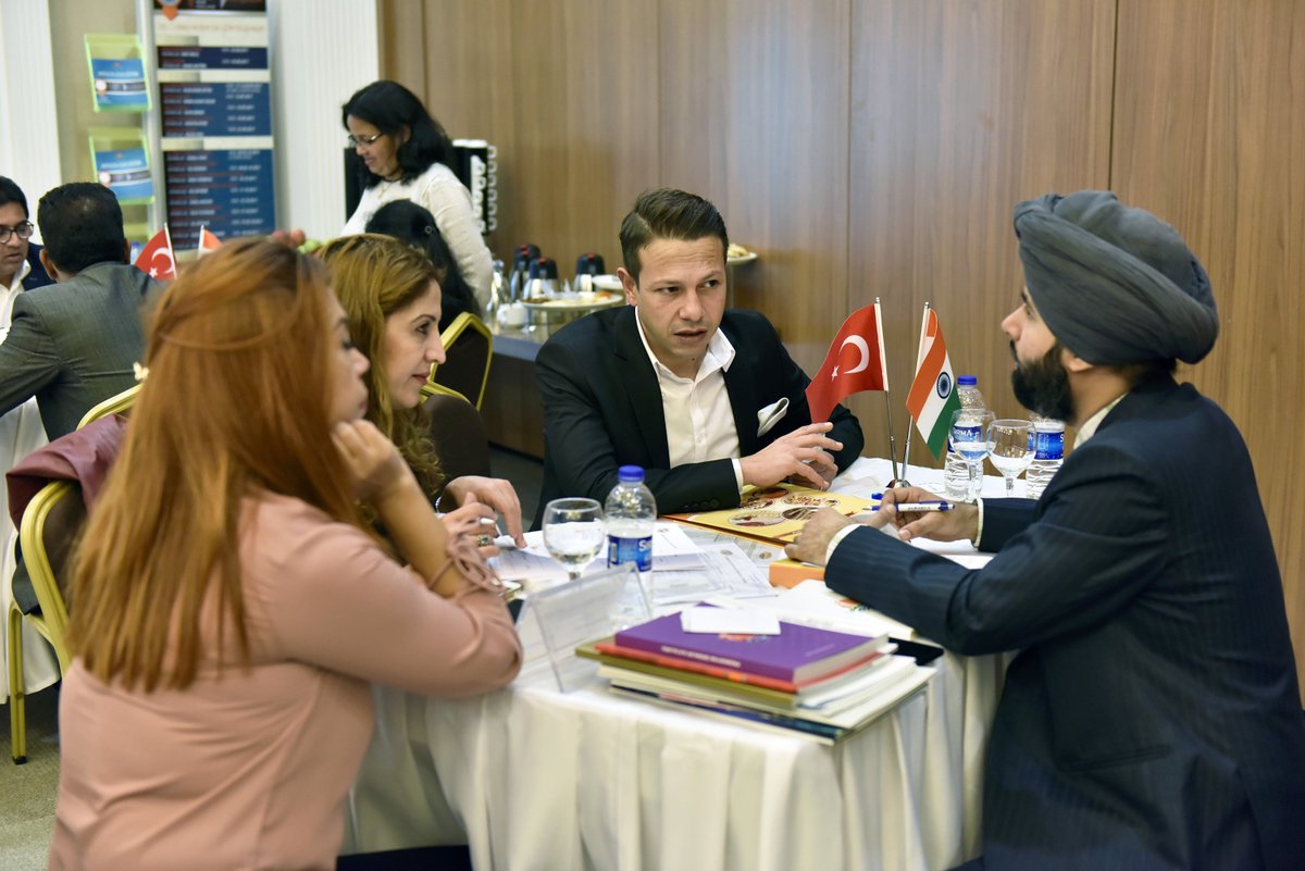 Hintli işadamlarından oluşan alım heyetini kente getiren Antalya OSB, Maharashtra Ticaret ve Sanayi Odası ile işbirliği protokolü imzalayıp Bölge sanayicileri ile Hintli işadamlarının yüz yüze görüşme yapmasını sağladı.
Haberin devamı:
antalyaosb.org.tr/index.php?goto…