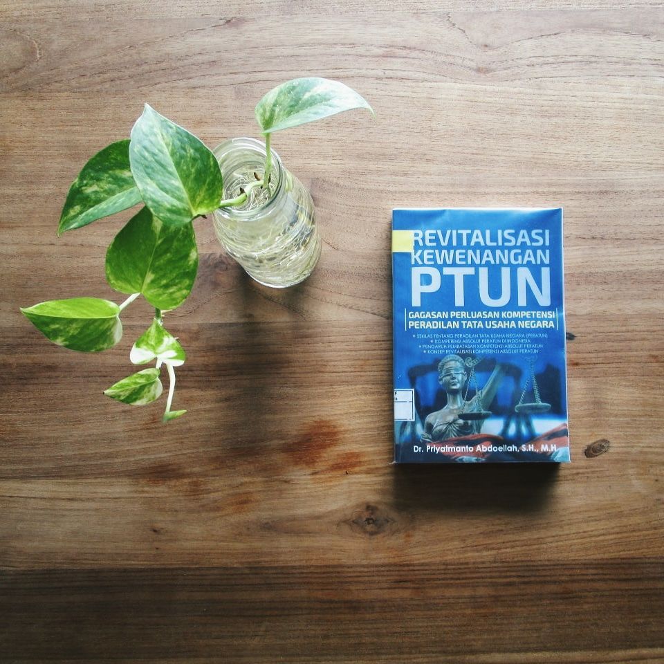 #KoleksiBaru

Kamu tertarik utk mempelajari Peradilan Tata Usaha Negara? 
Kami mempunyai koleksi baru yg berjudul Revitalisasi Kewenangan PTUN: Gagasan Perluasan Kompetensi Peradilan Tata Usaha Negara karya Priyatmanto Abdoellah.