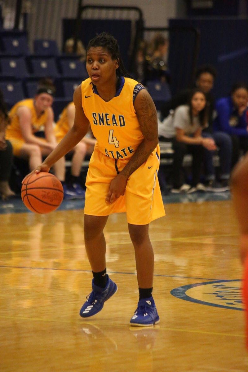 SSCCWBB's tweet photo. 🔥🔥🏀🏀 Holton #parsonhoops https://t.co/26HG8LZRc0