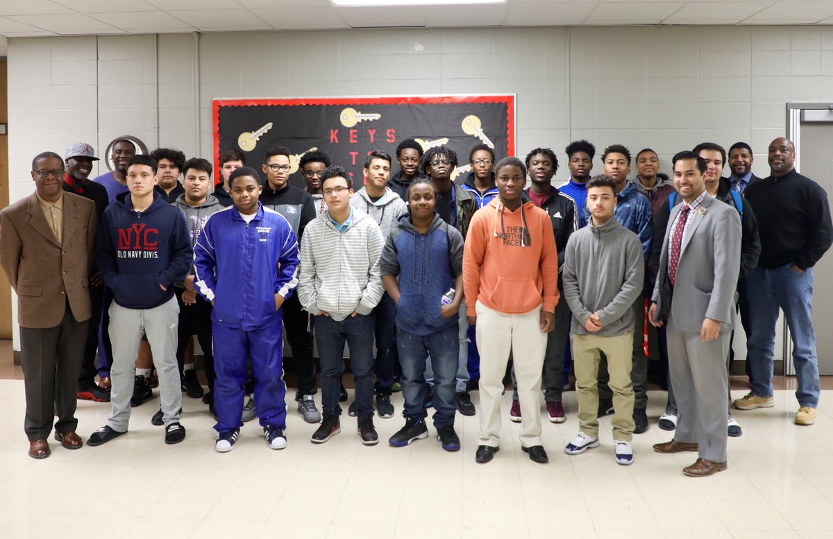 DeraldDavis's tweet photo. The Men of Color, Honor, and Ambition (M.O.C.H.A.) mentoring program is dedicated to developing young high school men to achieve academic success. @kcpublicschools https://t.co/ULj2RLHlKQ