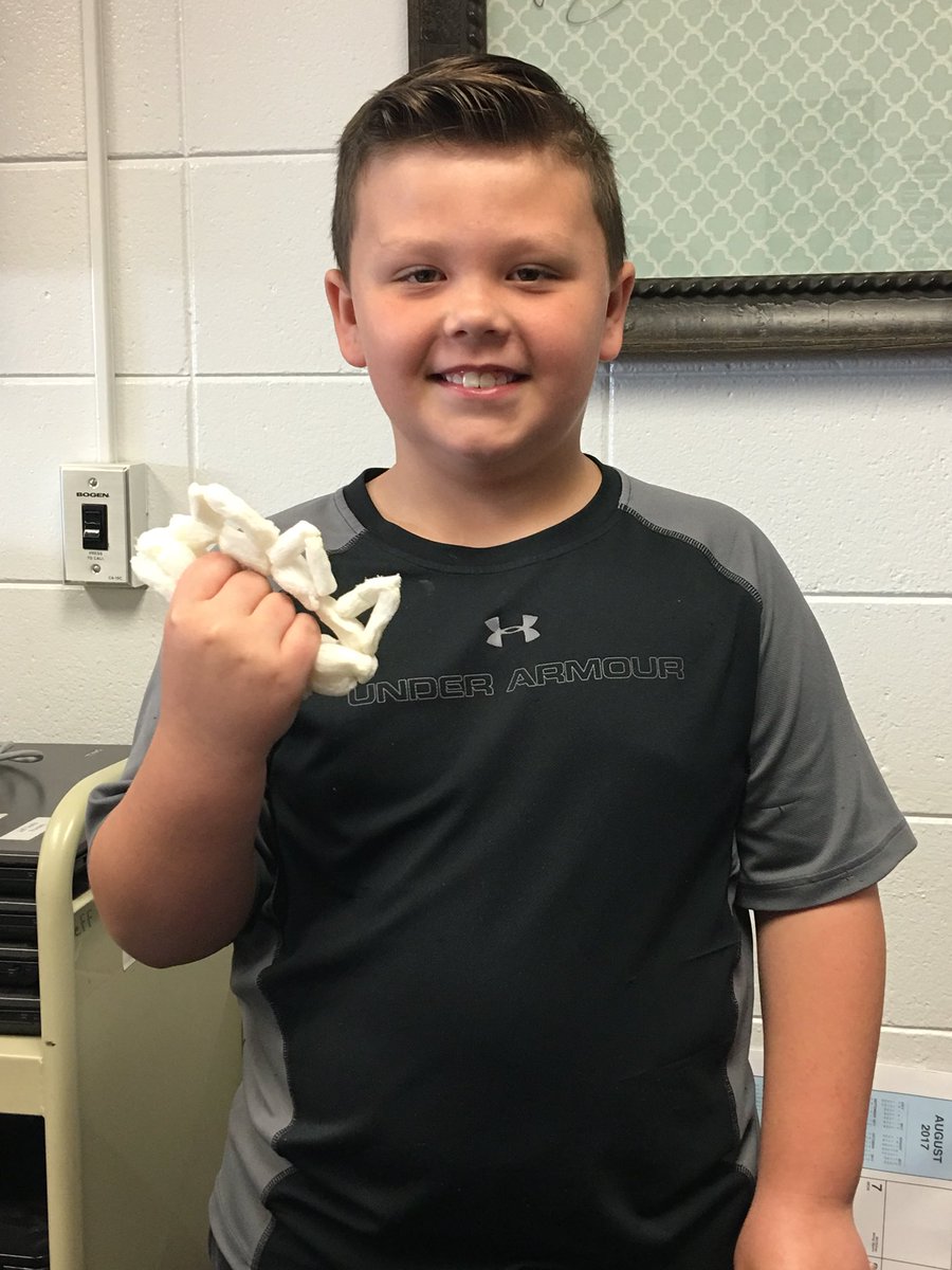 JDCSNews's tweet photo. Maker Space fun this morning in the media center! #jdcsprimary #jdcspride https://t.co/rw9CN5ScSZ