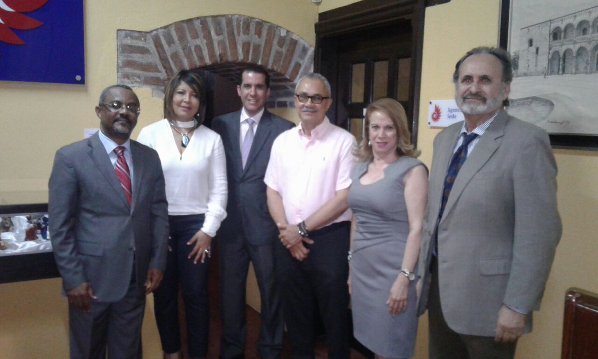 artesaniagescar's tweet photo. Lanzamiento "ARTESANÍA Y MODA DOMINICANA"
El evento reúne a artesanos y diseñadores dominicanos que muestran sus talentos para exhibir diseños en técnicas artesanales para fortalecer nuestra identidad. @fddesarrollo
#amord #modaartesanal #modacultural #rd https://t.co/fuTPU56pN3